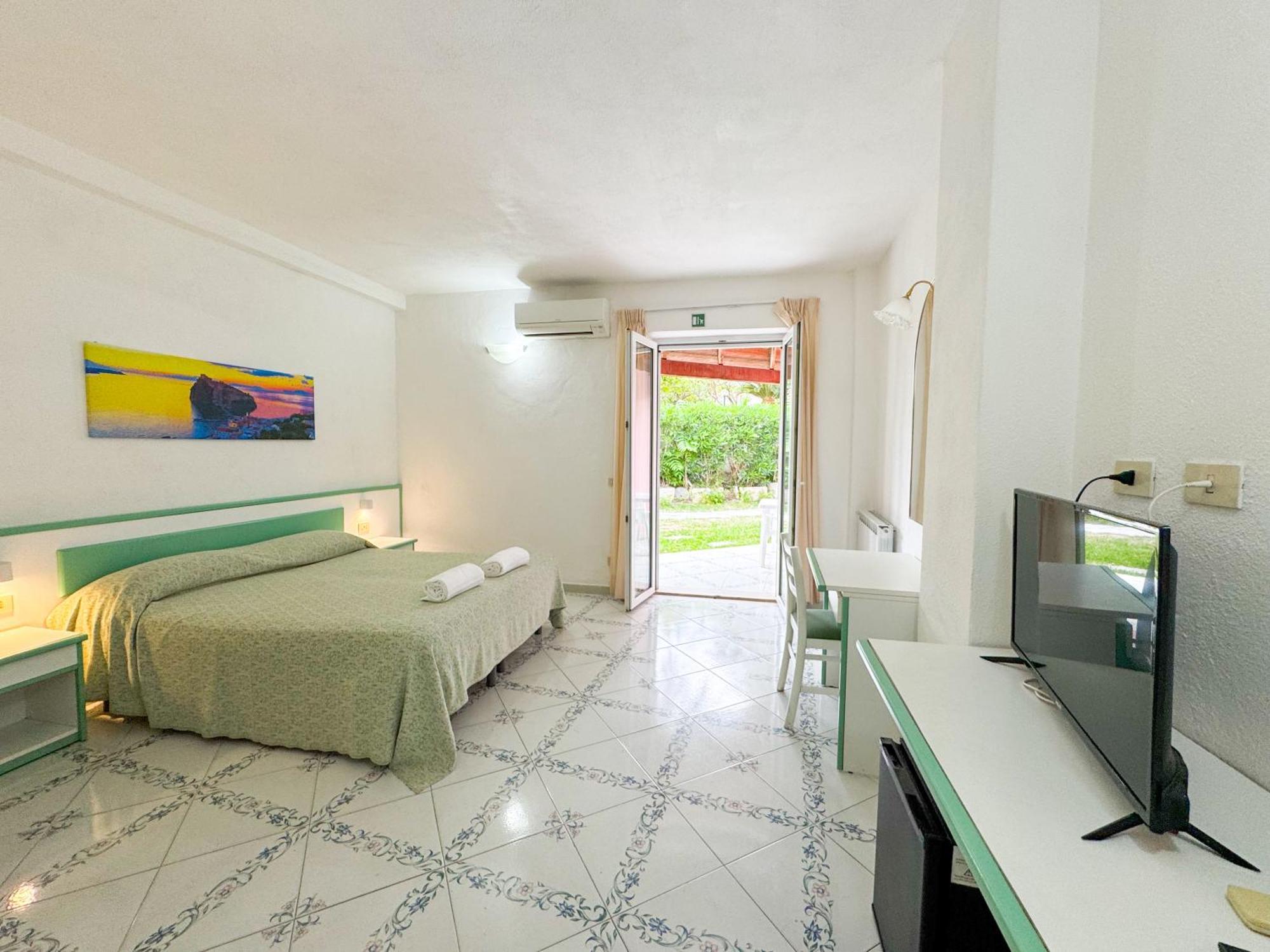 Av Club Terme Colella Hotel Forio  Exterior photo